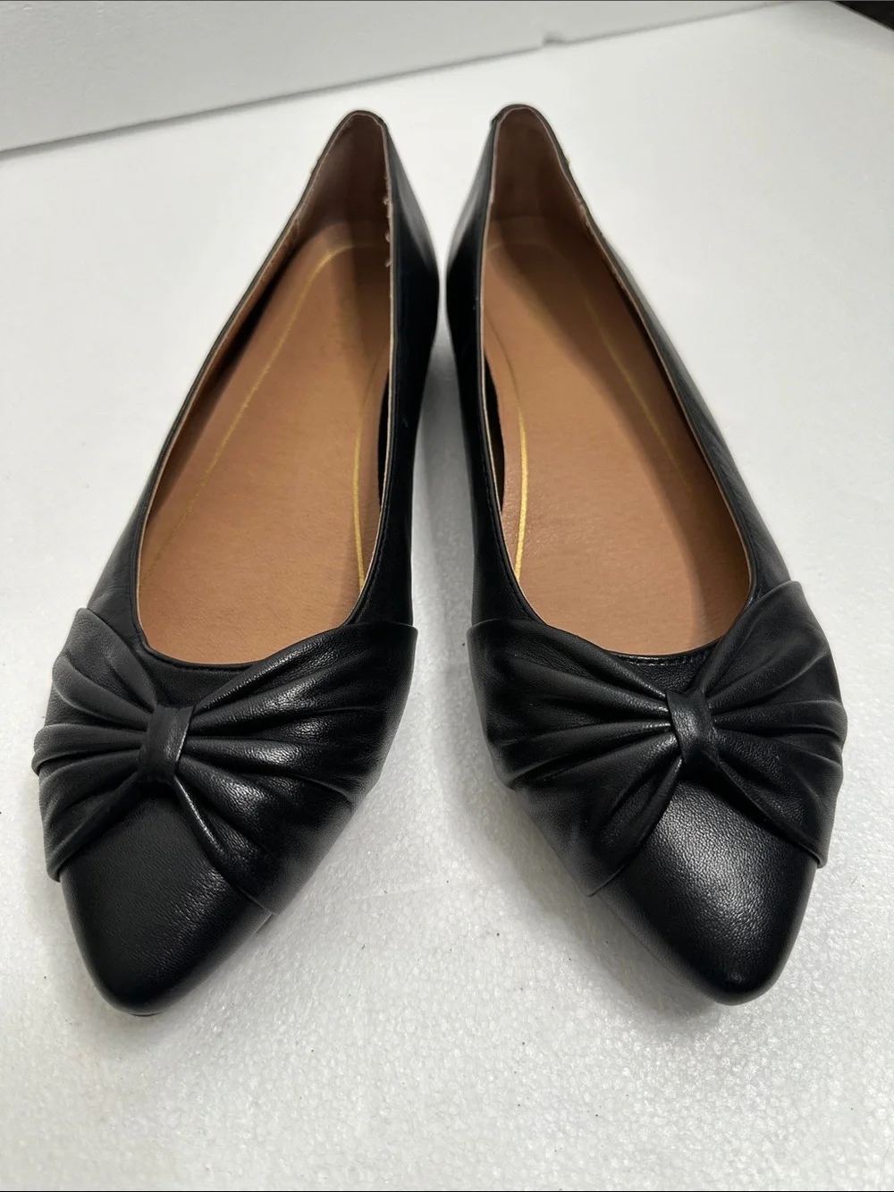 Vionic Black Pointed Toe Bow leather Ballet Flats - Women size 9 comfy office